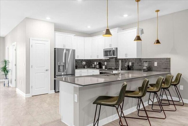 Building Photo - 9052 Sommerset Hills Dr