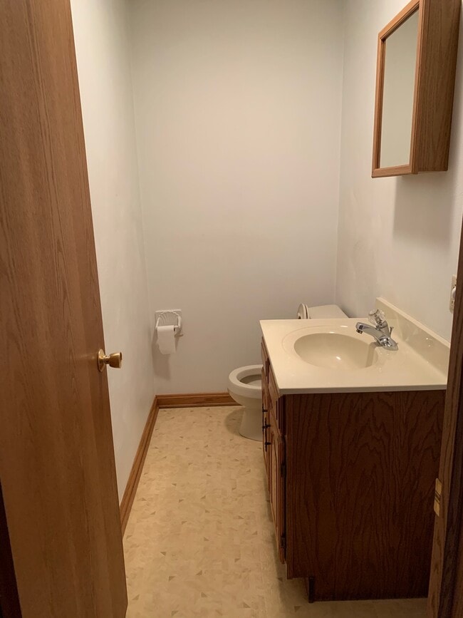 Half bath - 2901 Lena Ct