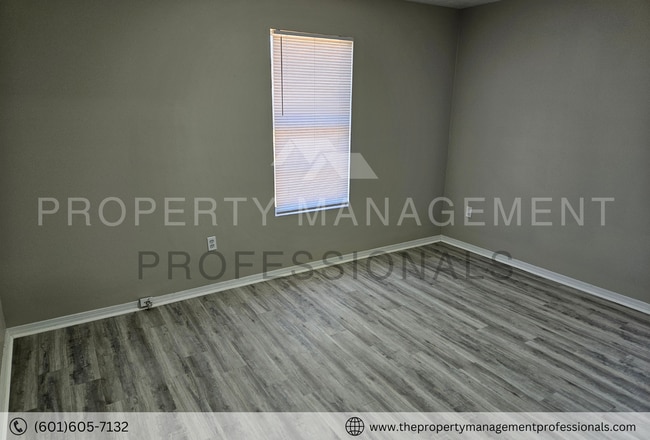 Building Photo - Renewed and ready to be a home!