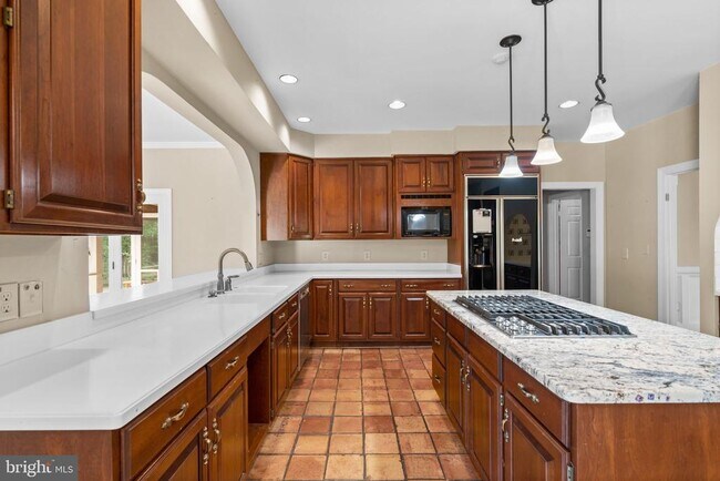 Building Photo - 1301 Daviswood Dr