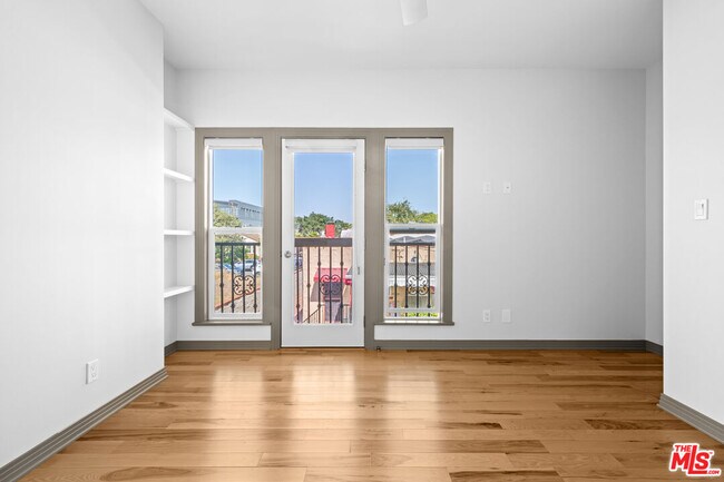 Building Photo - 9056 Hubbard St