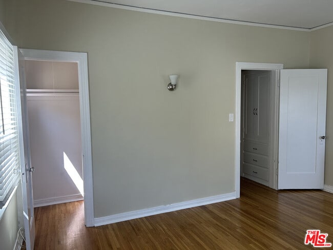 Building Photo - 3642 Mentone Ave