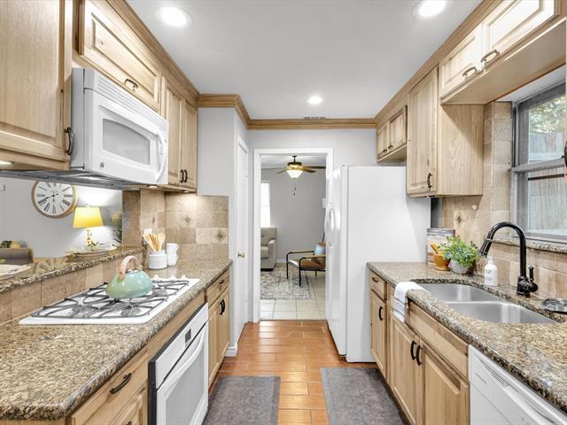 Building Photo - 11051 Ferguson Rd