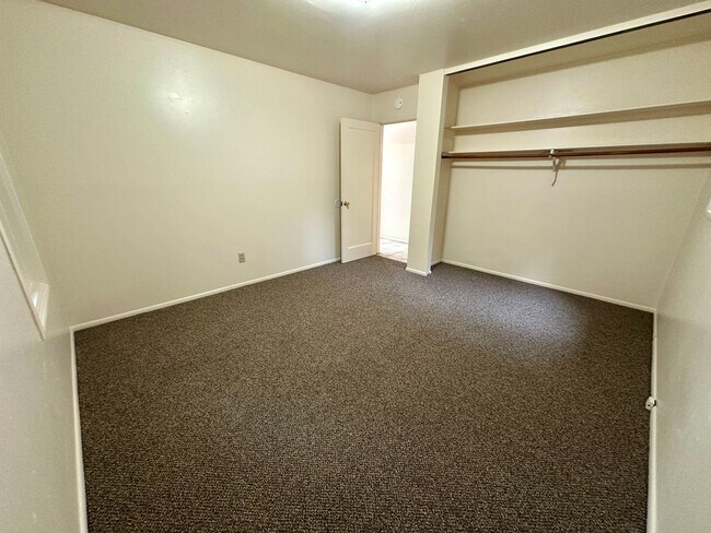 Building Photo - Spacious 4-Bedroom Home with Bonus Room in...