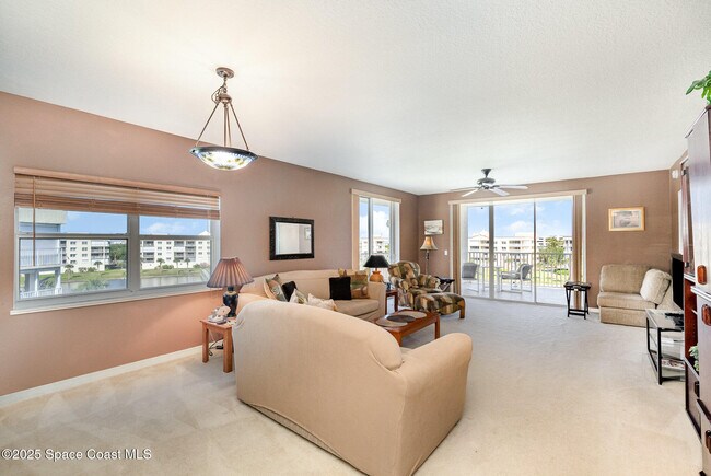 Building Photo - 8871 Lake Dr
