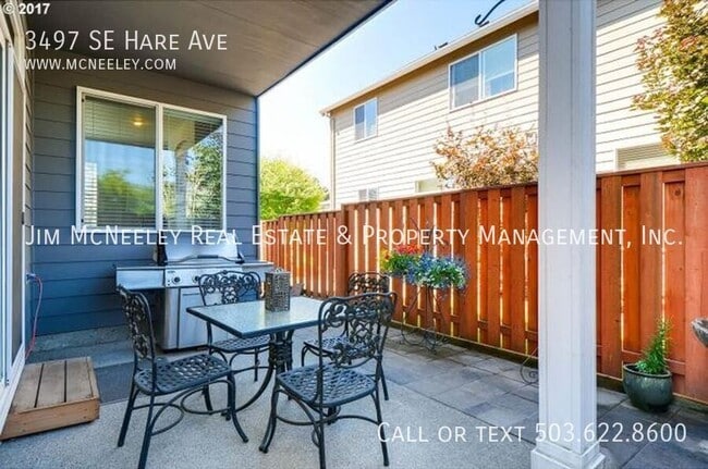 Building Photo - 3497 SE Hare Ave