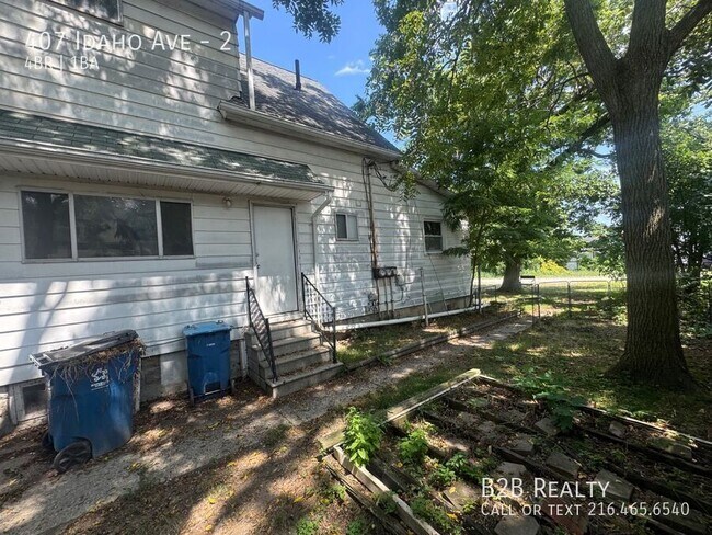 Building Photo - 407 Idaho Ave