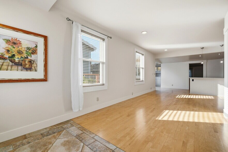 Building Photo - 603 Poplar Ave