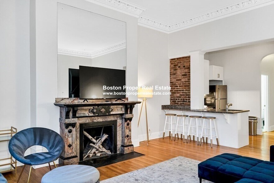 Building Photo - 140 Beacon St