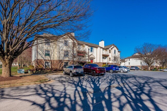 Building Photo - Affordable Condo in Frederick, MD