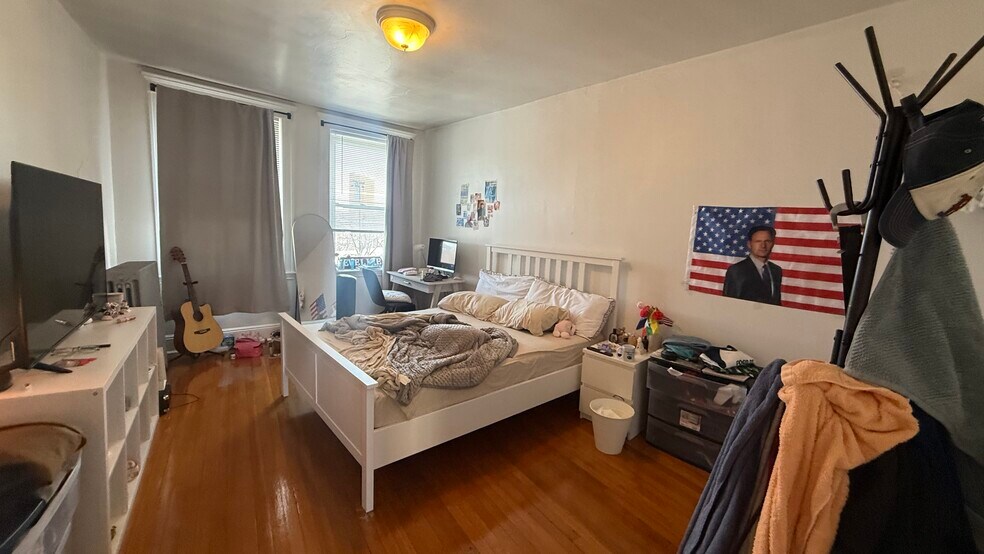 Building Photo - 199 Park Dr