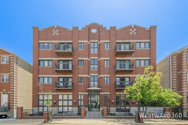 Building Photo - 2033 W Superior St