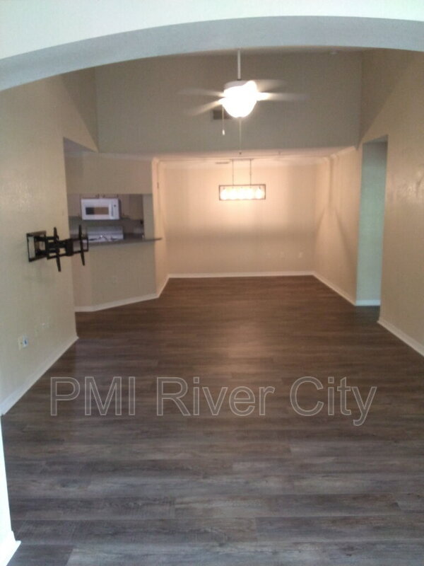 Building Photo - 7800 Point Meadows Dr