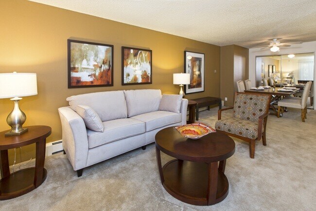 Building Photo - Eagle Ridge