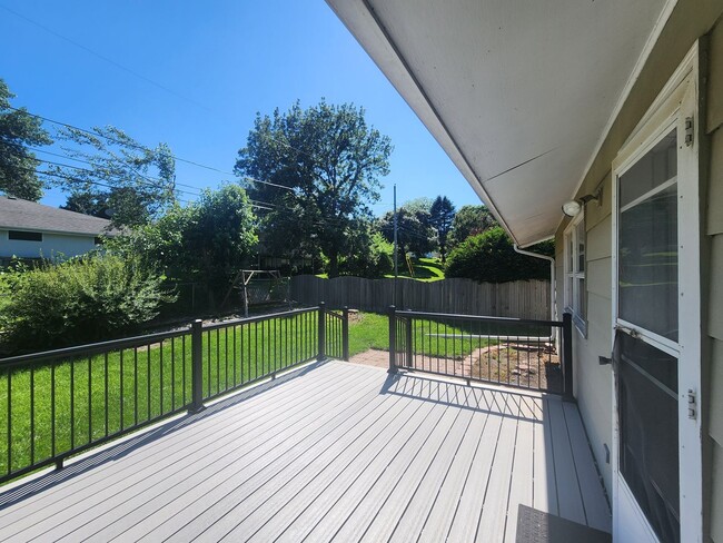 Building Photo - 805 E 32nd St