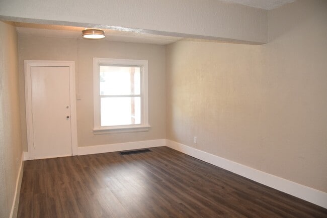 Building Photo - DOWNING3016