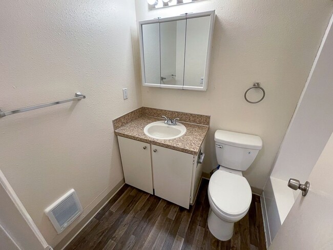 Interior Photo - #299 JANEWOOD WEST