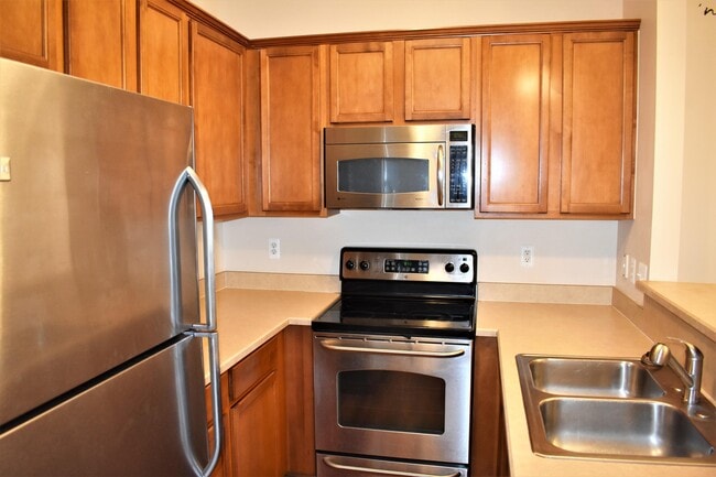 Building Photo - 609 Powell Dr