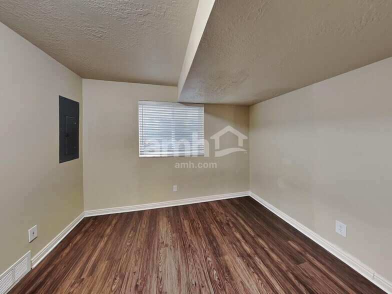 Building Photo - 125 S 150 W