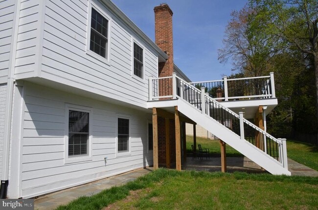 Building Photo - 9012 Paddock Ln