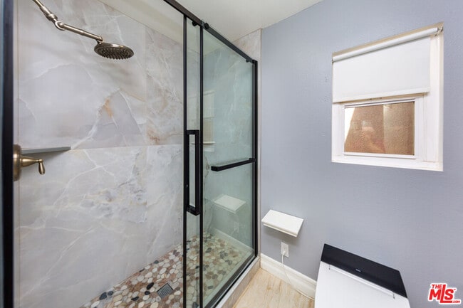 Building Photo - 1017 Via Colinas