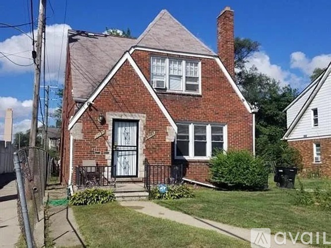 Building Photo - 17125 Greenlawn St