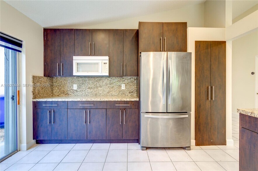 Building Photo - 1501 SW 149th Ave