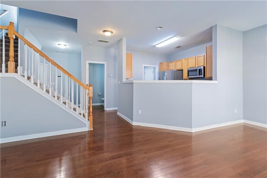 Building Photo - 1126 Treymont Ln SW