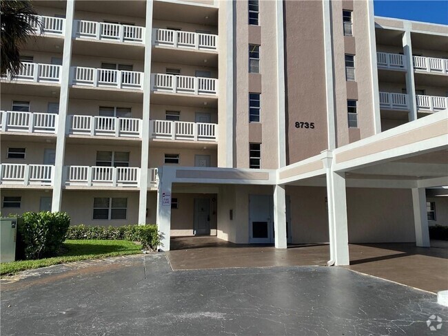 Building Photo - 8735 Ramblewood Dr