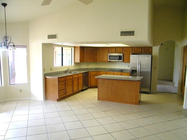 Building Photo - 10533 E Bella Vista Dr
