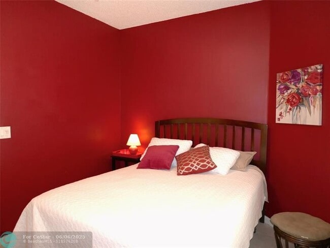 Building Photo - 7614 Colony Lake Dr