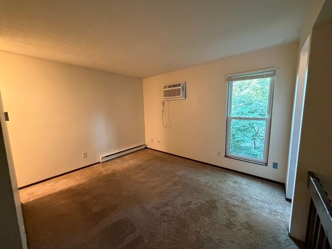 Interior Photo - 530 Tallmadge