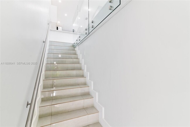 Building Photo - 3375 W 76th St