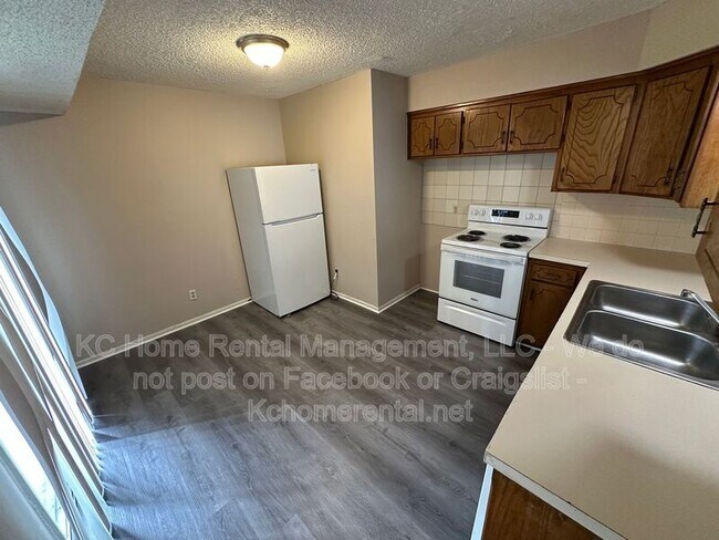Building Photo - 838 Saddlewood St