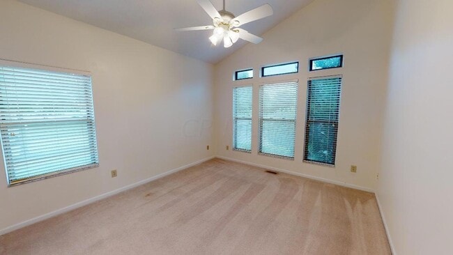 Building Photo - 6498 Ringsend Ct
