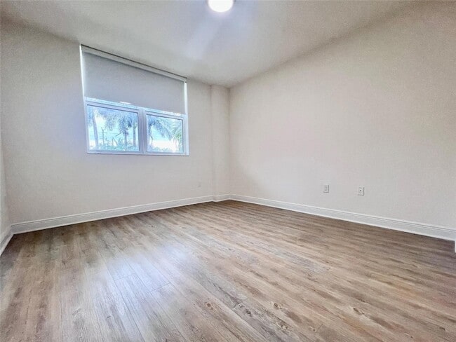 Building Photo - 9357 SW 77th Ave
