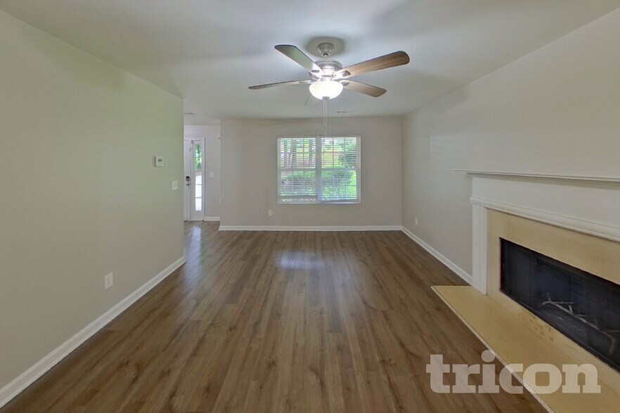Building Photo - 210 Signet Ct