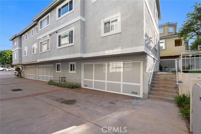 Building Photo - 2607 Vanderbilt Ln