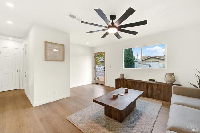 Building Photo - 6610 Oak Leaf Ct