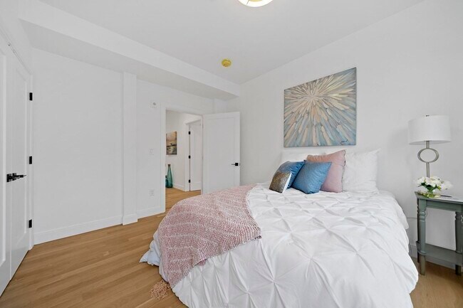 Building Photo - 1169 Adams St