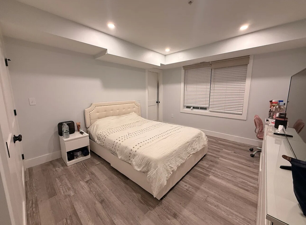 Building Photo - 143 Chelmsford St