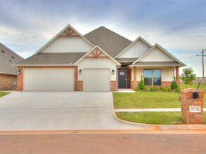 Building Photo - You Could Call This Beautiful 4-Bed, 2-Bat...