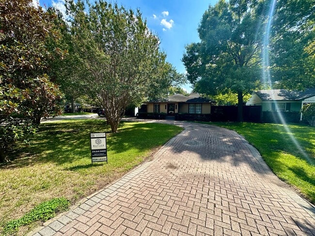 Building Photo - Wonderful newly updated home for rent in t...