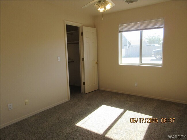 Building Photo - 2747 Phoenix Ave