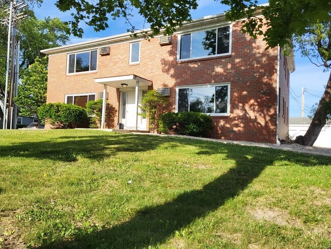 Building Photo - 1301 Jewel Ct
