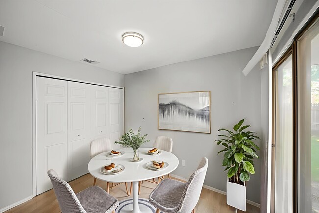 Building Photo - 6811 Tara Blue Ridge Dr