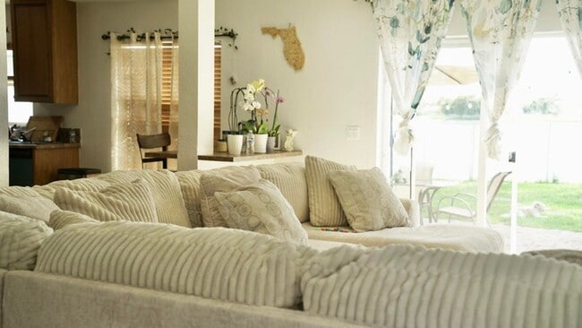 Building Photo - 3290 Turtle Cove