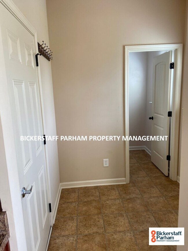 Building Photo - Self-Showings Available! Located in Fort M...