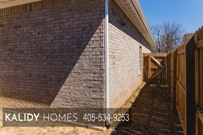 Building Photo - 629 Remington Ave
