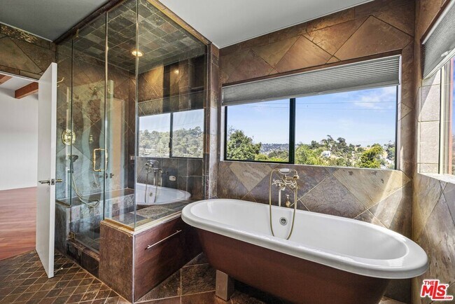 Building Photo - 2222 Bancroft Ave